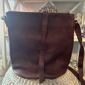 Duluth Trading Lifetime Leather Crossbody